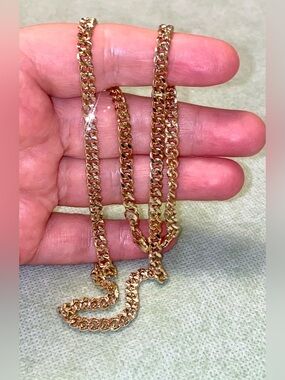 Gold-Tone Women's Cuban Link Necklace - Classic Shine. Unisex